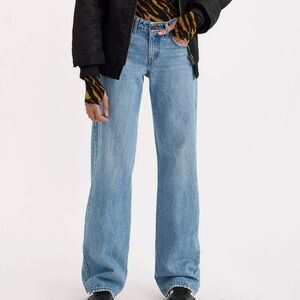Low rise baggy  Levi jeans medium wash